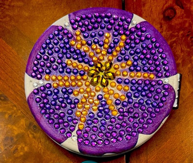 Handmade Beaded Makeup Compacts - Image 3